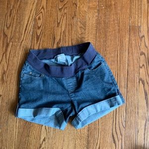 Maternity shorts